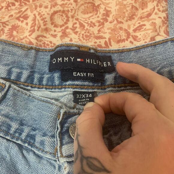 Lot of 2 Tommy Hilfiger Jeans 32 x 34 Easy Fit and Loose Fit - Picture 3 of 8